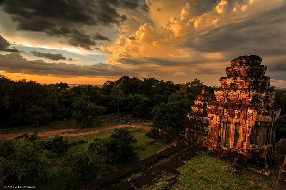 new-Phnom Bakheng Best Sunset View.jpg